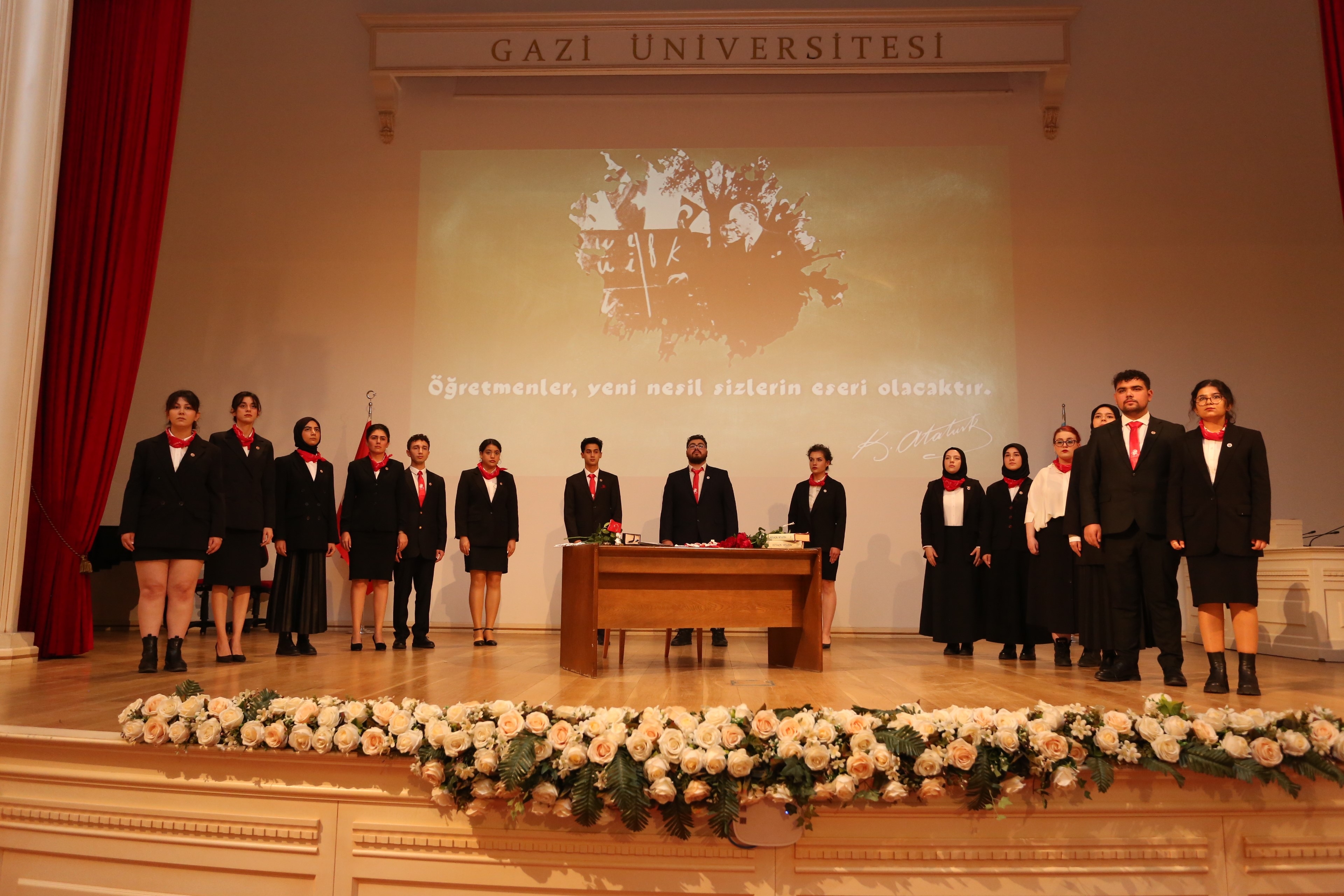 Üniversitemizde 24 Kasım Öğretmenler Günü Etkinliği Düzenlendi-1