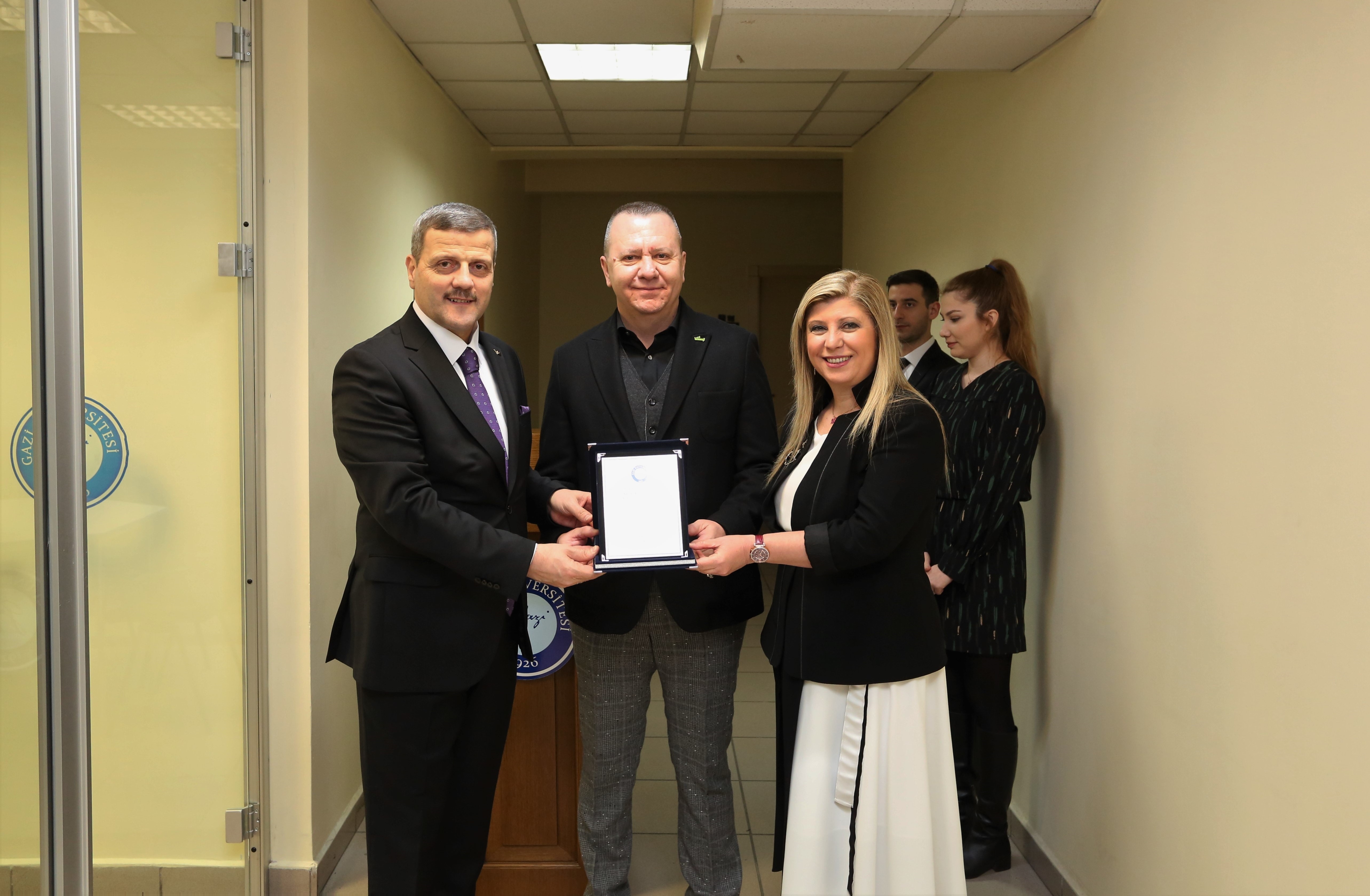 Üniversitemiz Eczacılık Fakültesi Öğrenci Toplulukları Ofisi Açıldı-1