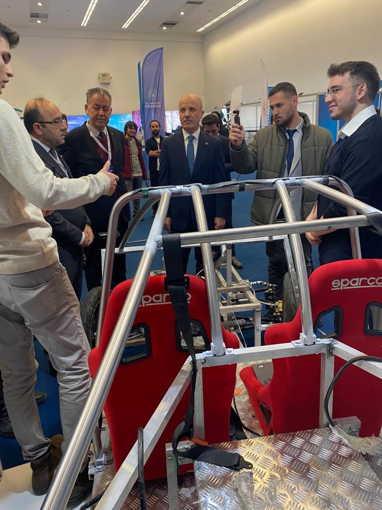 Üniversitemiz Teknopark ve Teknofest Ekibi 5. Verimlilik ve Teknoloji Fuarı’nda -1