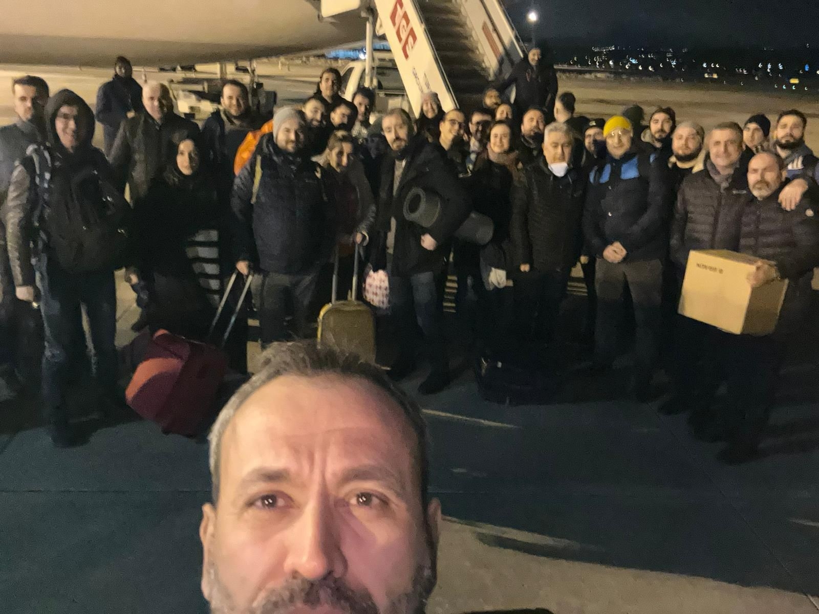 Üniversitemiz Deprem Bölgesine 34 Kişilik Bir Cerrahi Ekip Yolladı-1