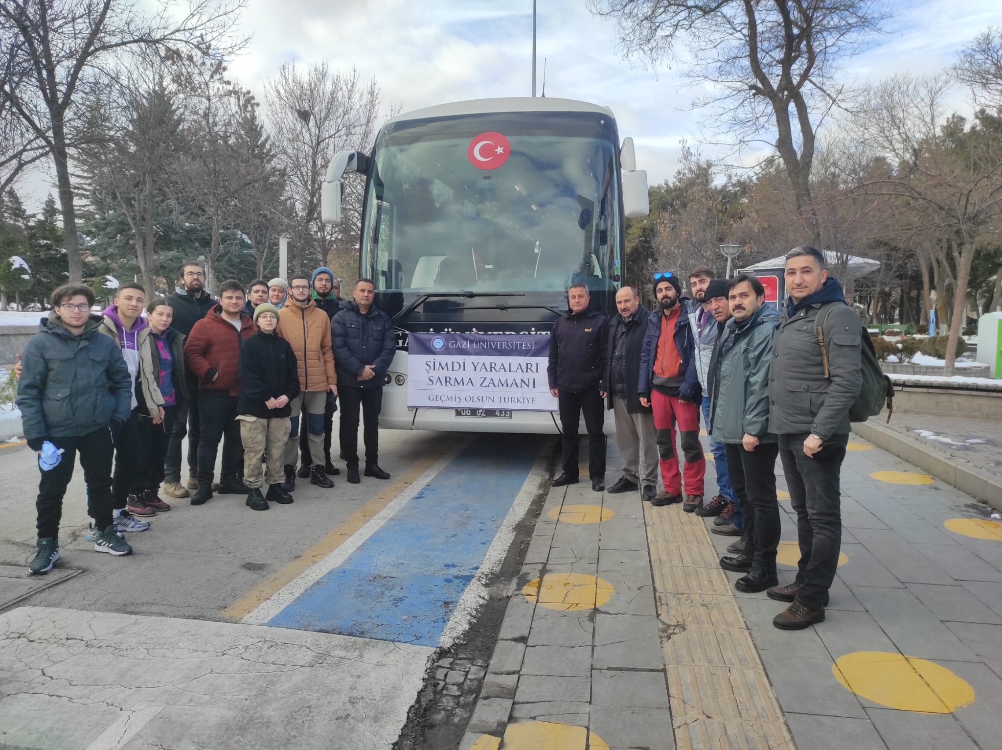 Gazi AFAD Ekibi Deprem Bölgesine Gitmek Üzere Yola Çıktı-1