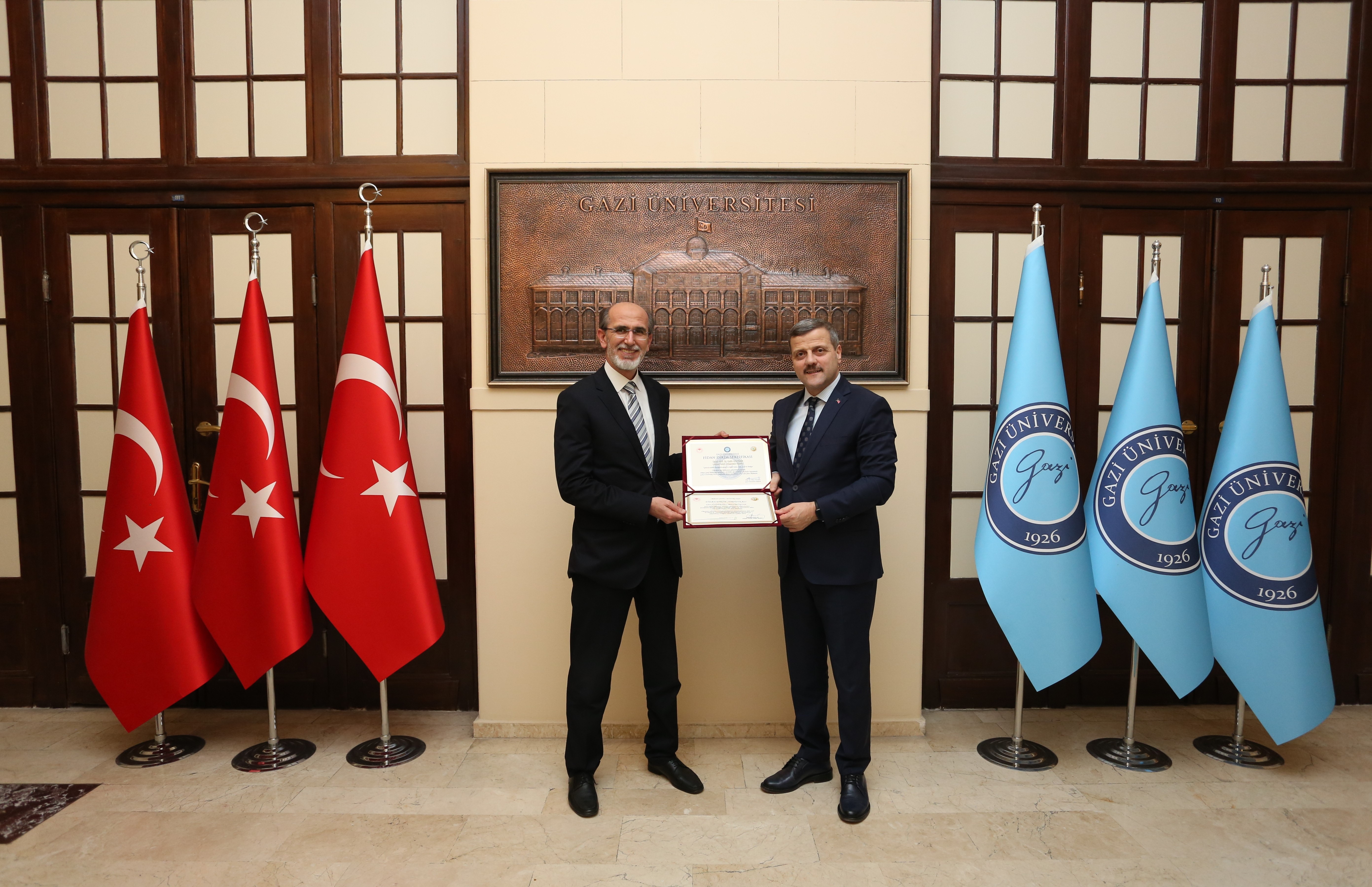 Lokman Hekim Üniversitesi Rektörü Prof. Dr. Fatih Gültekin Rektörümüz Prof. Dr. Musa Yıldız’ı Ziyaret Etti-1