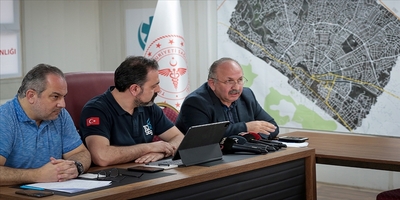 Sağlık Bakanlığı Deprem Sonrası Halk Sağlığı Komisyonu Deprem Bölgesinde İnceleme Yaptı