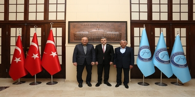 Devlet Eski Bakanı Faruk Nafız Özak ve 22. Dönem Milletvekili Prof. Dr. Abdulbaki Türkoğlu, Rektörümüz Prof. Dr. Musa Yıldız’ı Ziyaret Etti