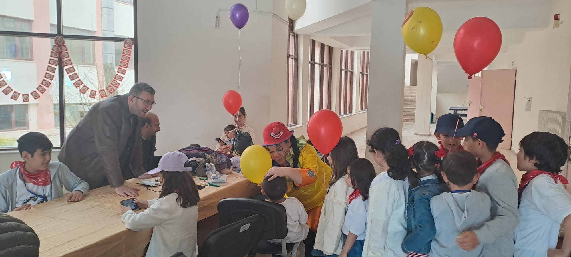 Yabancı Diller Yüksekokulu’nda 23 Nisan Ulusal Egemenlik ve Çocuk Bayramı Coşkusu-1