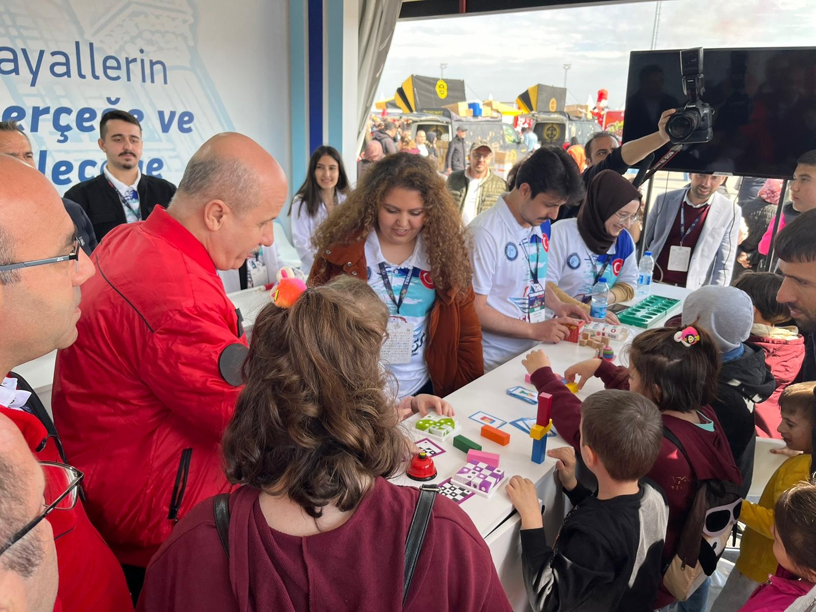 YÖK Başkanı Prof. Dr. Erol Özvar, TEKNOFEST’te Standımızı Ziyaret Etti-1