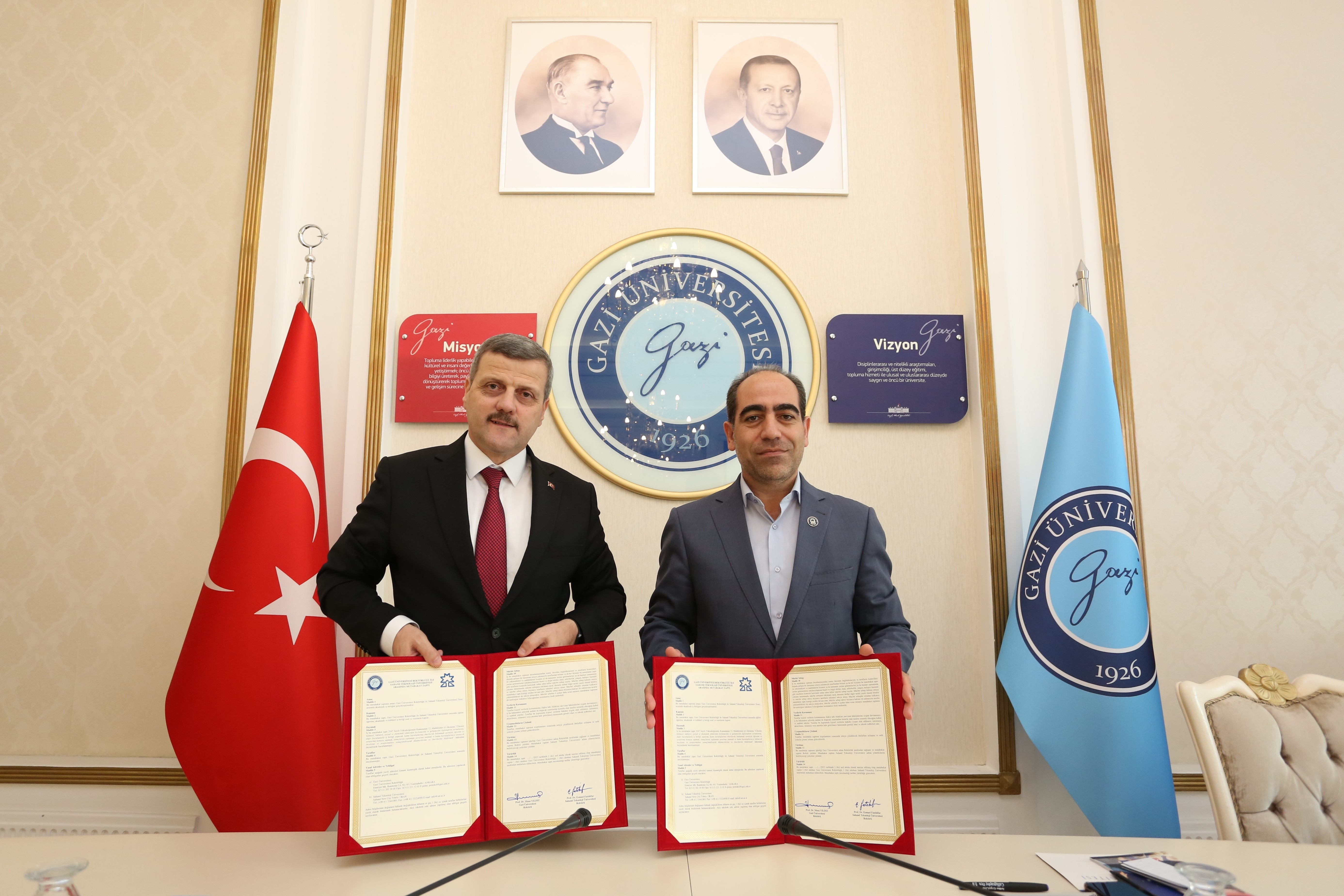 Üniversitemiz ile Sahand Teknoloji Üniversitesi Arasında İş Birliği Protokolü İmzalandı-1