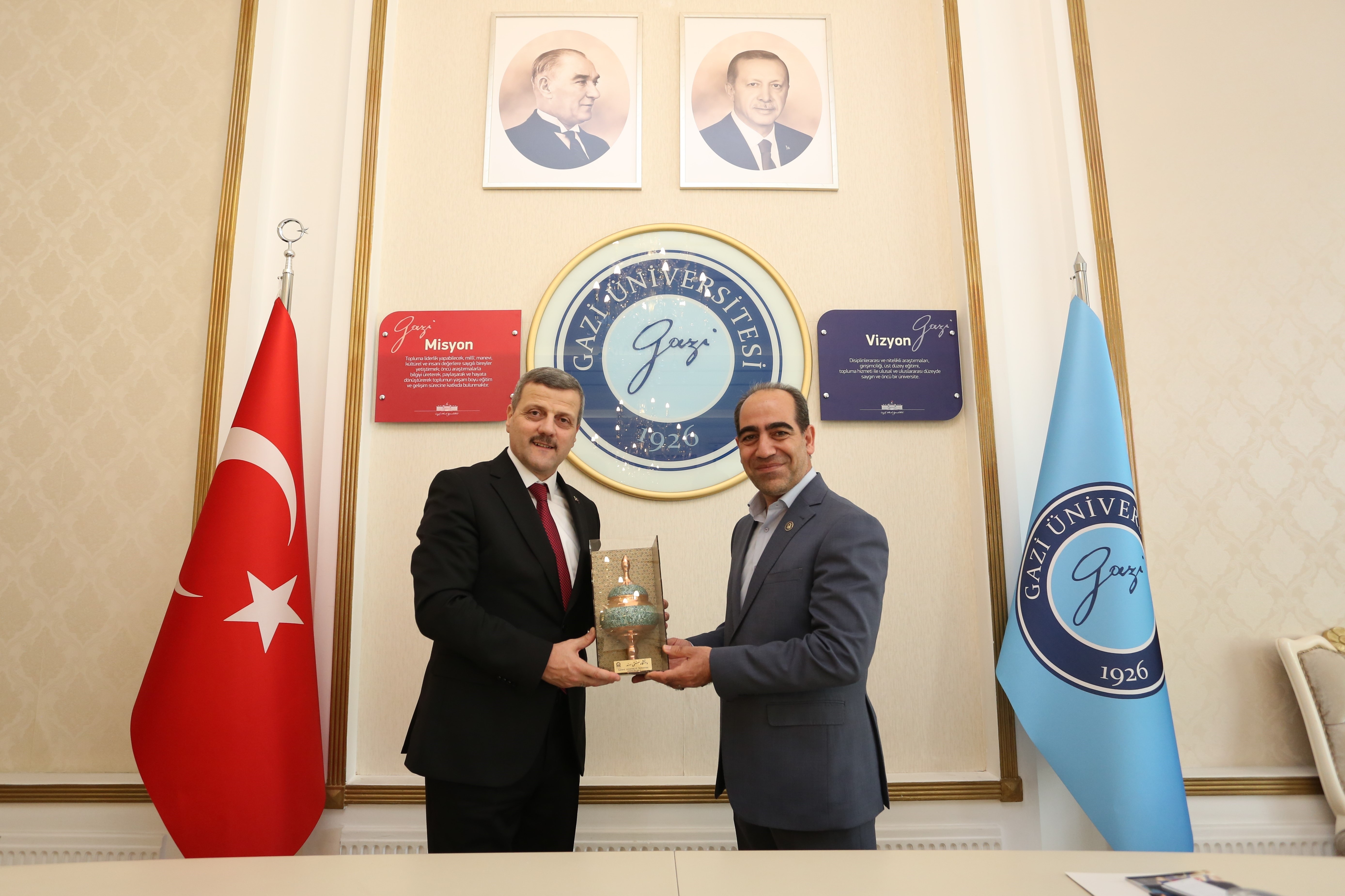 Üniversitemiz ile Sahand Teknoloji Üniversitesi Arasında İş Birliği Protokolü İmzalandı-1