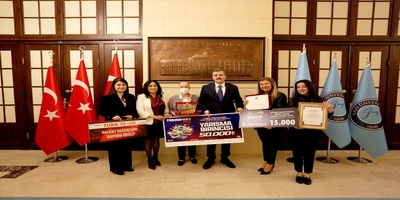 Rektörümüz Prof. Dr. Musa Yıldız’dan Teşekkür Belgesi Takdimi