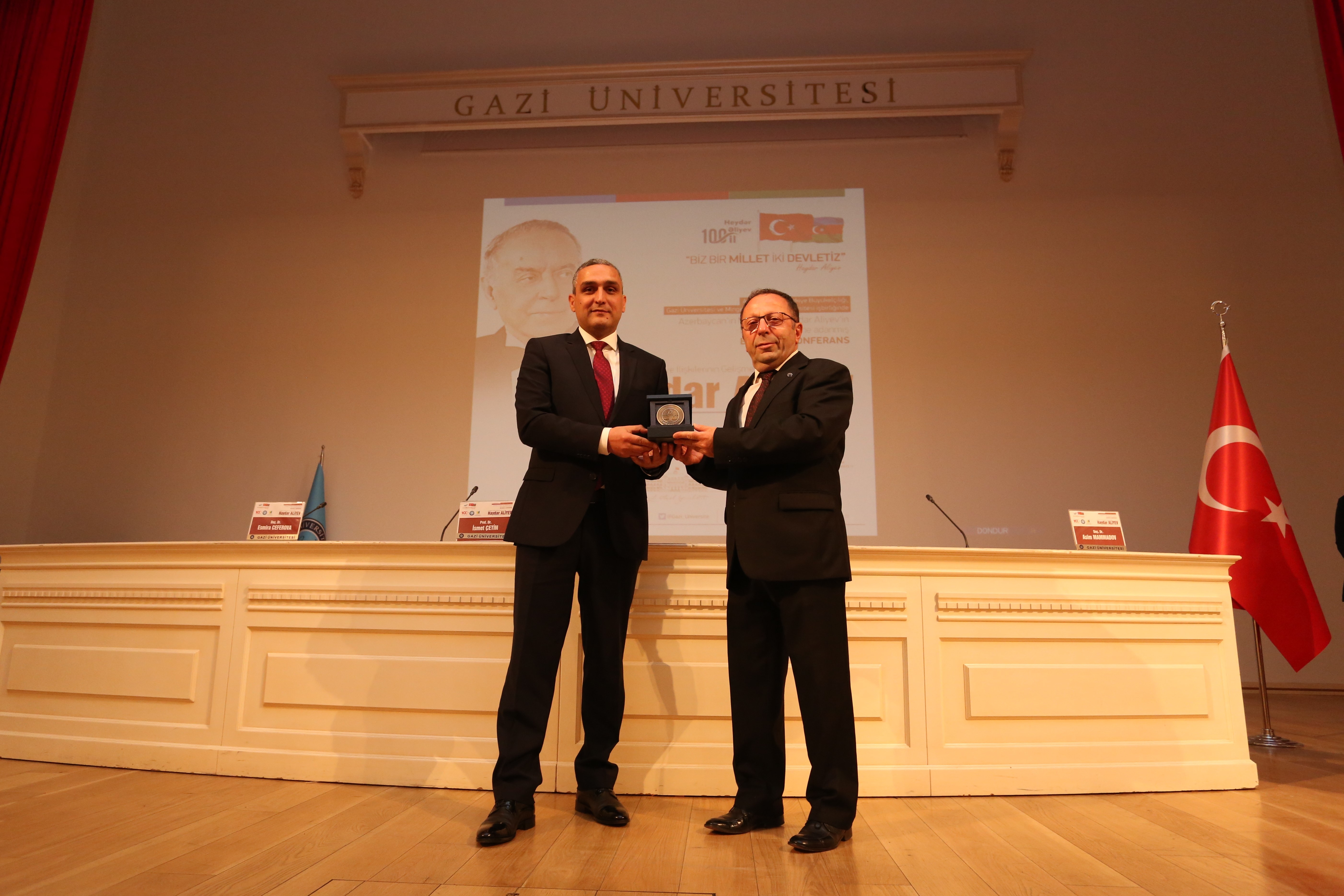 “Azerbaycan-Türkiye İlişkilerinin Gelişmesinde Haydar Aliyev” Konulu Panel Üniversitemiz Ev Sahipliğinde Gerçekleştirildi-1