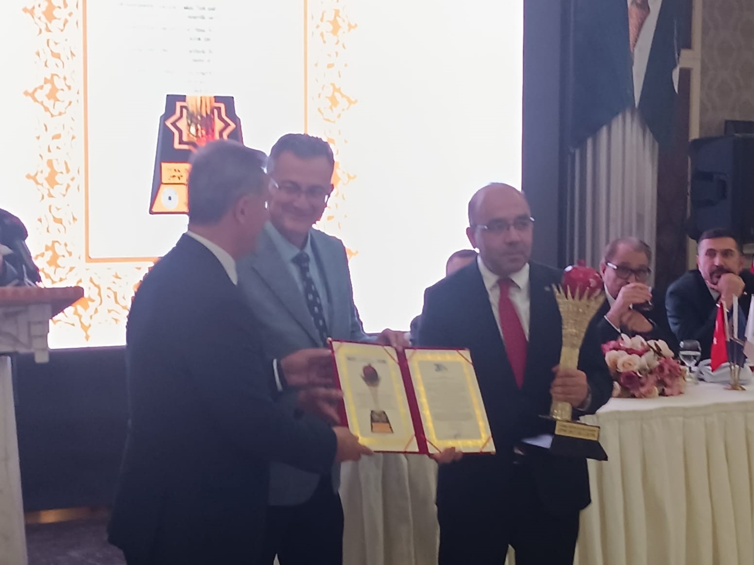 Rektörümüz Prof. Dr. Musa Yıldız “Kızıl Elma 20. Yıl Üstün Hizmet Ödülü”ne Layık Görüldü-1
