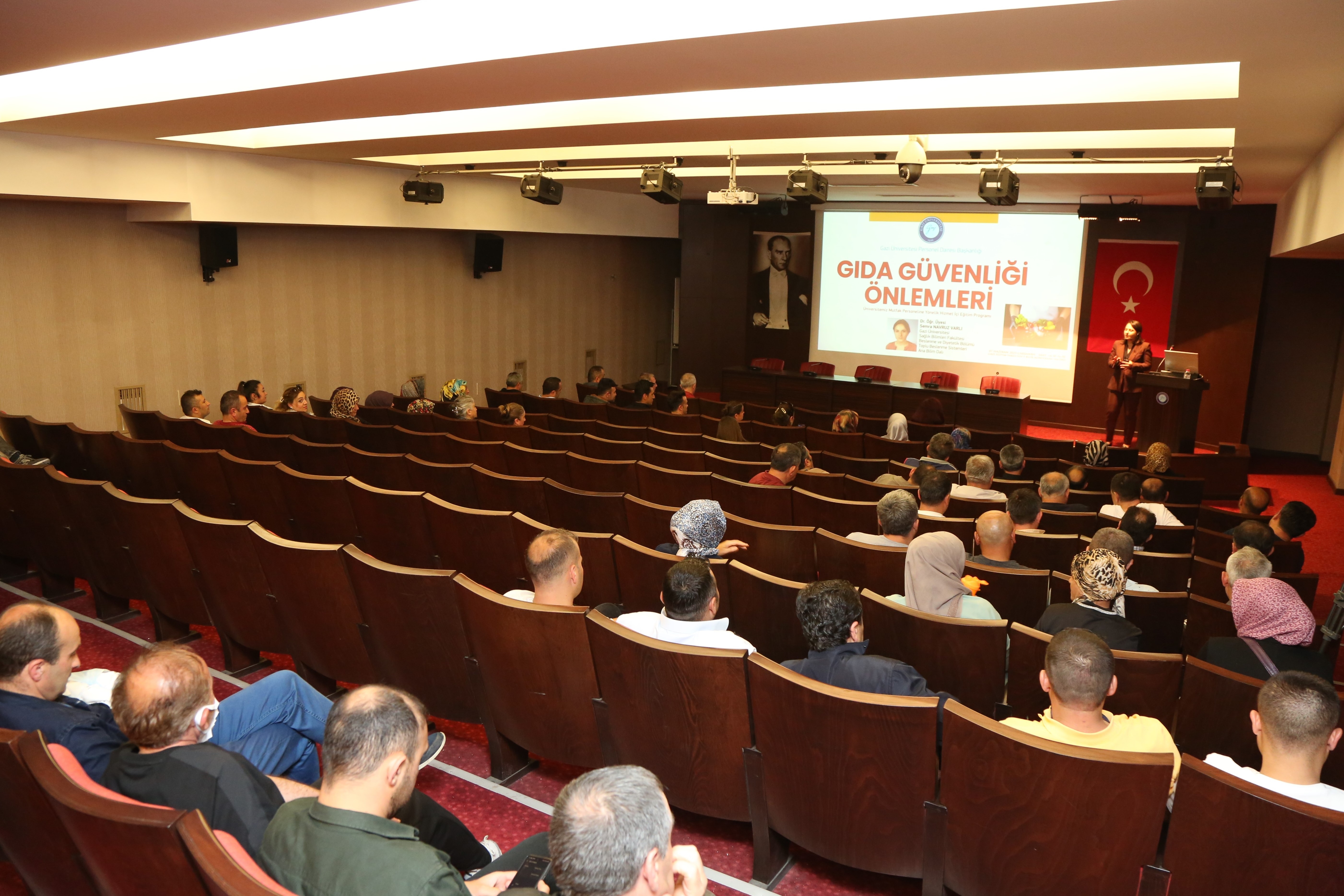Üniversitemizde “Gıda Güvenliği Önlemleri” Konulu Hizmet İçi Eğitim Düzenlendi-1