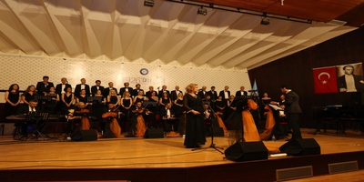 Üniversitemizde “Zamansız Şarkılar ve Türküler Konseri” Düzenlendi