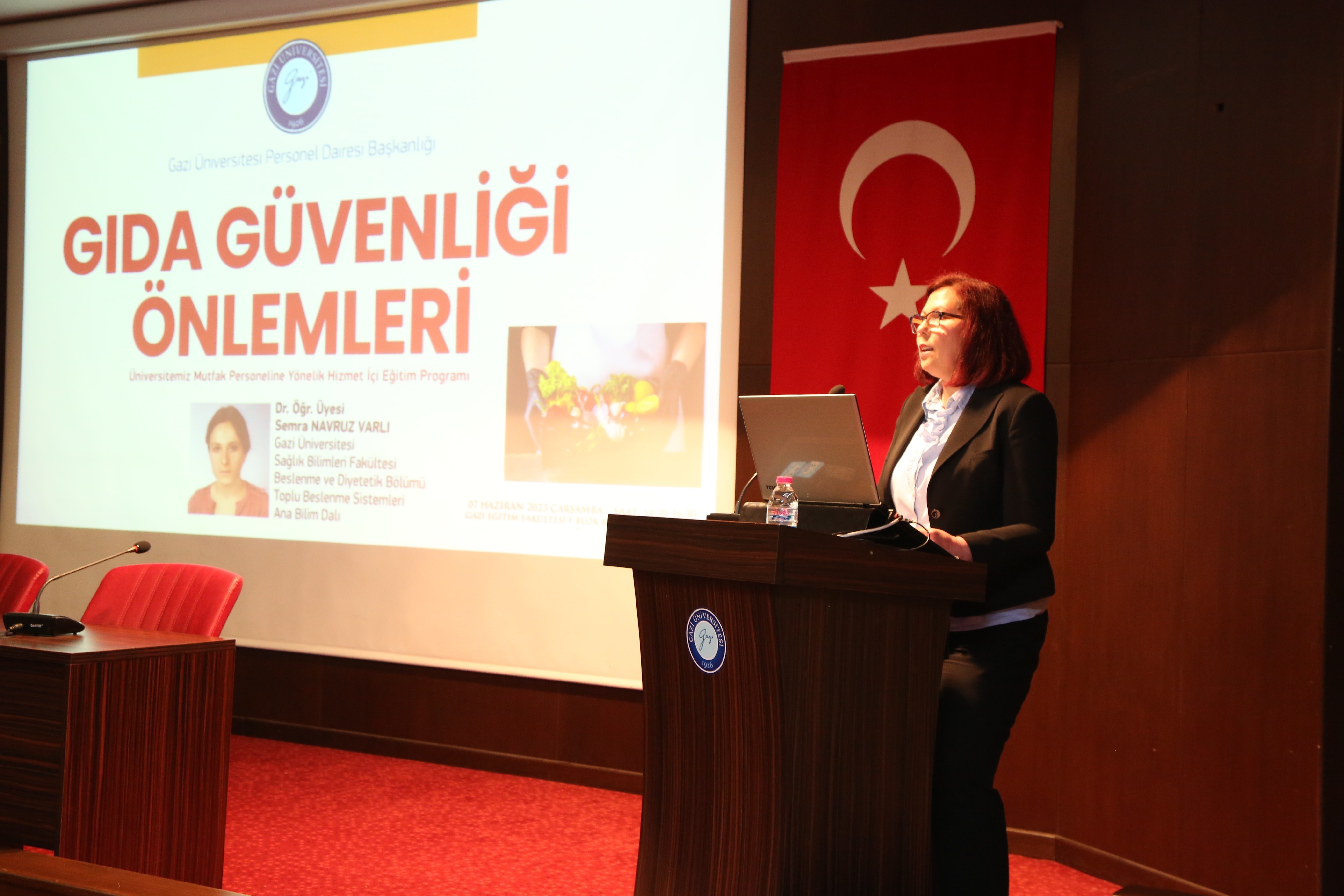 Üniversitemizde “Gıda Güvenliği Önlemleri” Konulu Hizmet İçi Eğitim Düzenlendi-1