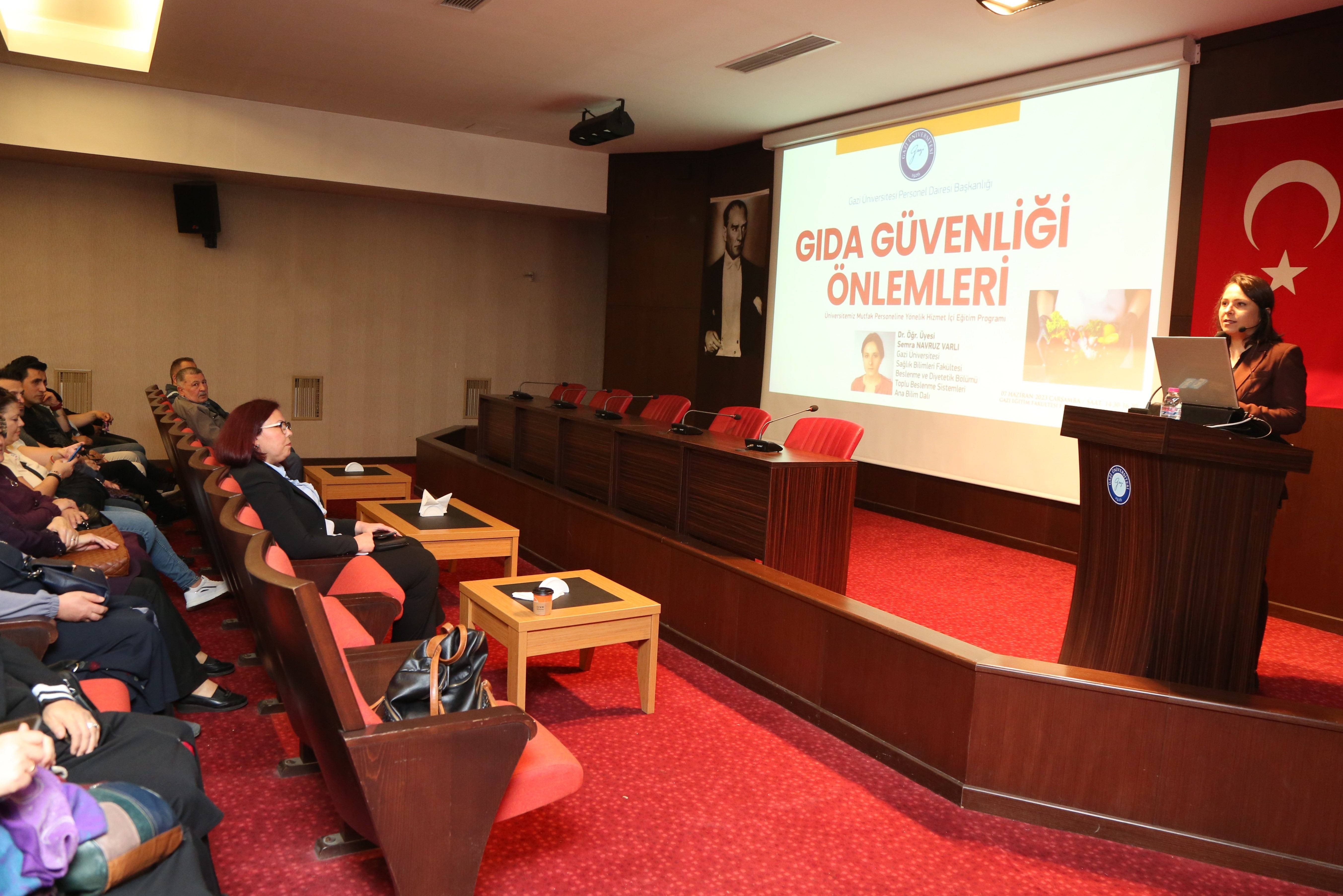 Üniversitemizde “Gıda Güvenliği Önlemleri” Konulu Hizmet İçi Eğitim Düzenlendi-1