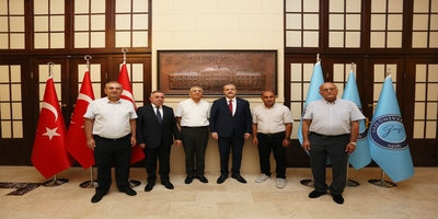 Hazar Üniversitesi Mütevelli Heyet Başkanı Prof. Dr.  Hamlet İsahanlı, Rektörümüz Prof. Dr. Musa Yıldız’ı Ziyaret Etti