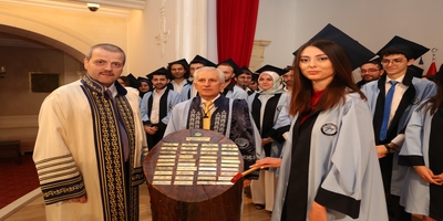 Diş Hekimliği Fakültesi Mezunlarını Uğurladı