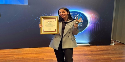 Üniversitemiz Eczacılık Fakültesi Öğrencisi Burcu Timur’dan Büyük Başarı