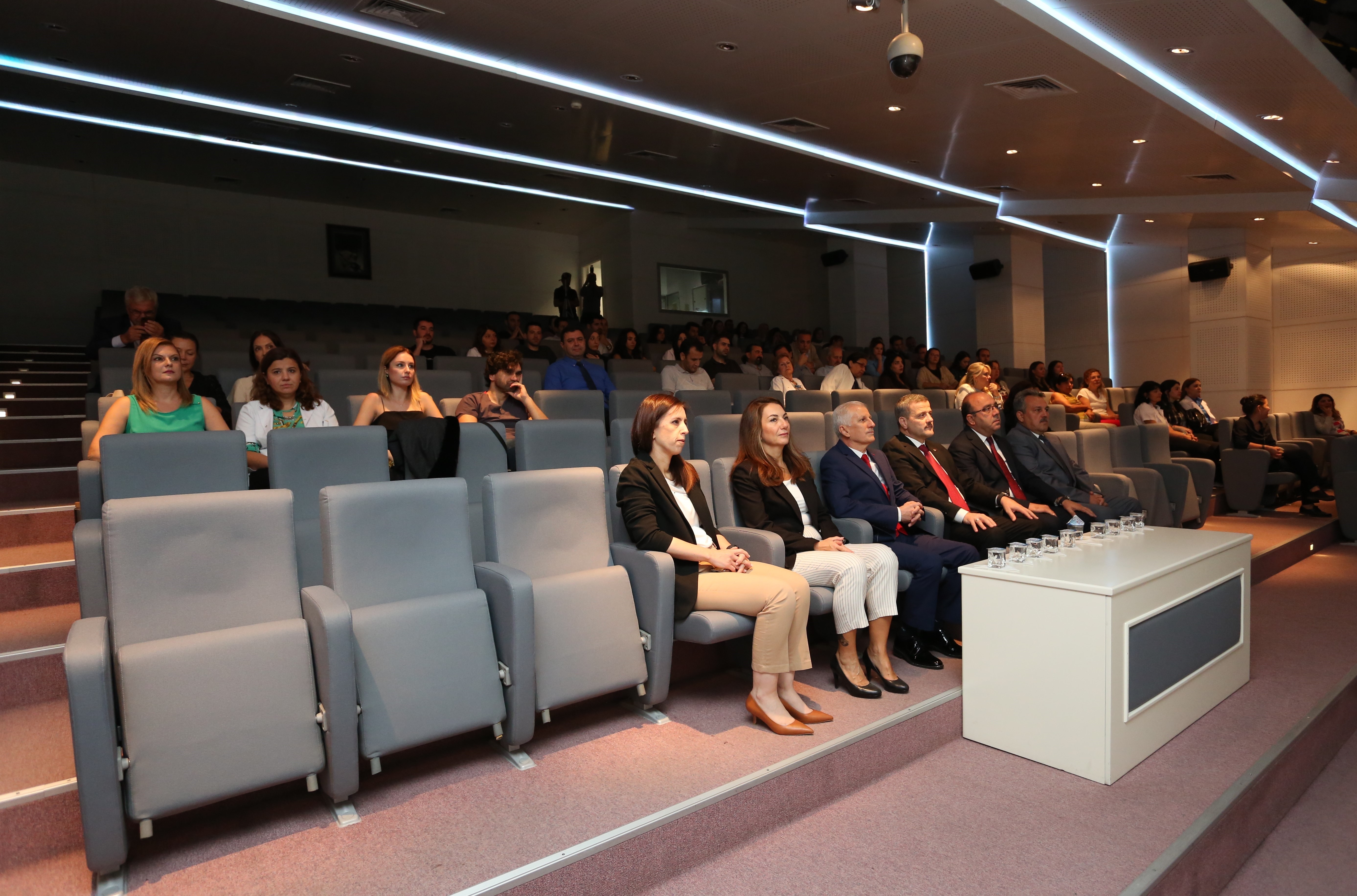 “Araştırma Üniversitesi İzleme, Değerlendirme ve Sürdürülebilirlik Toplantısı” Rektörümüz Prof. Dr. Musa Yıldız Başkanlığında Diş Hekimliği Fakültesinde Gerçekleştirildi-1