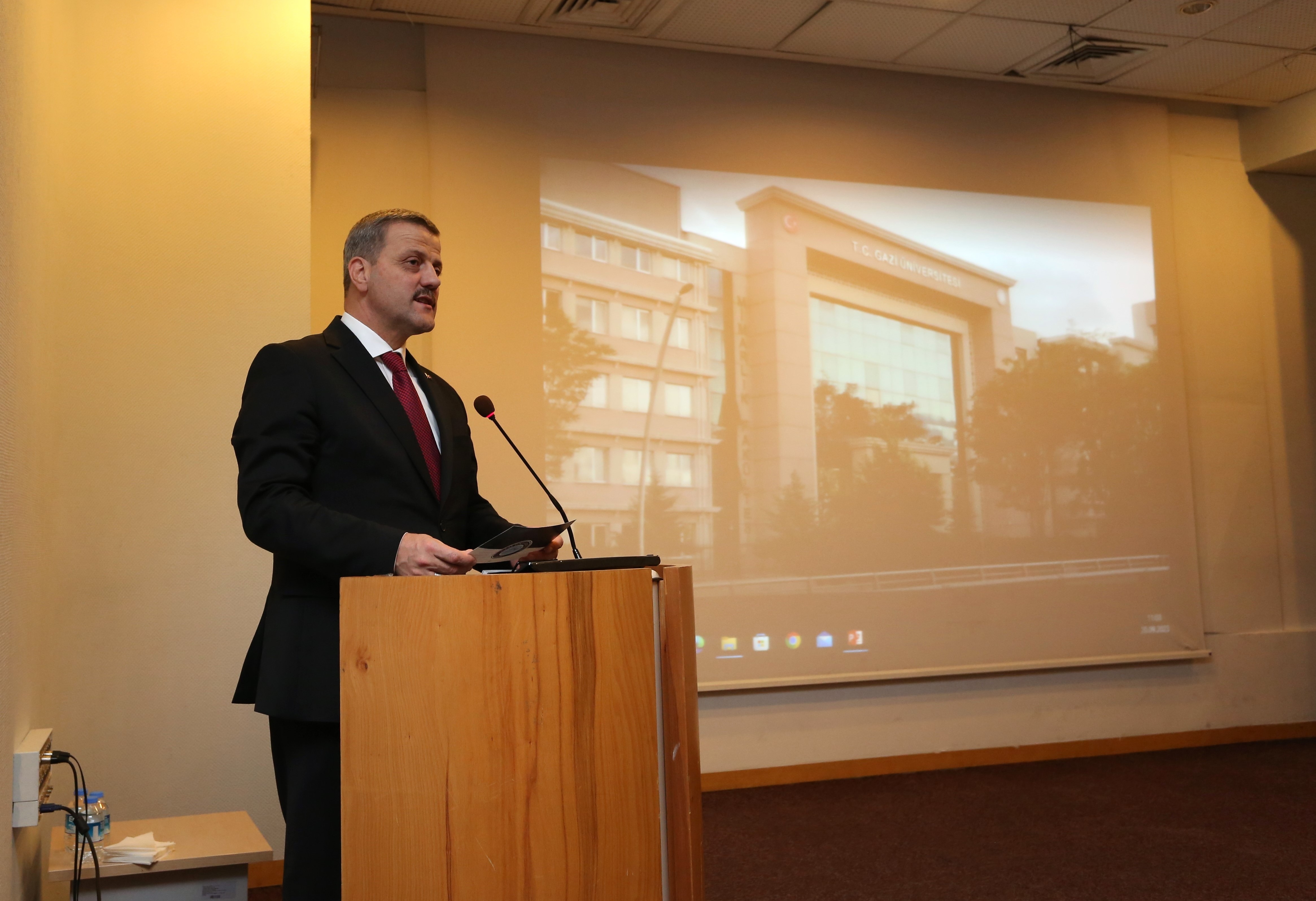 “Araştırma Üniversitesi İzleme, Değerlendirme ve Sürdürülebilirlik Toplantısı” Rektörümüz Prof. Dr. Musa Yıldız Başkanlığında Mimarlık Fakültesinde Gerçekleştirildi-1