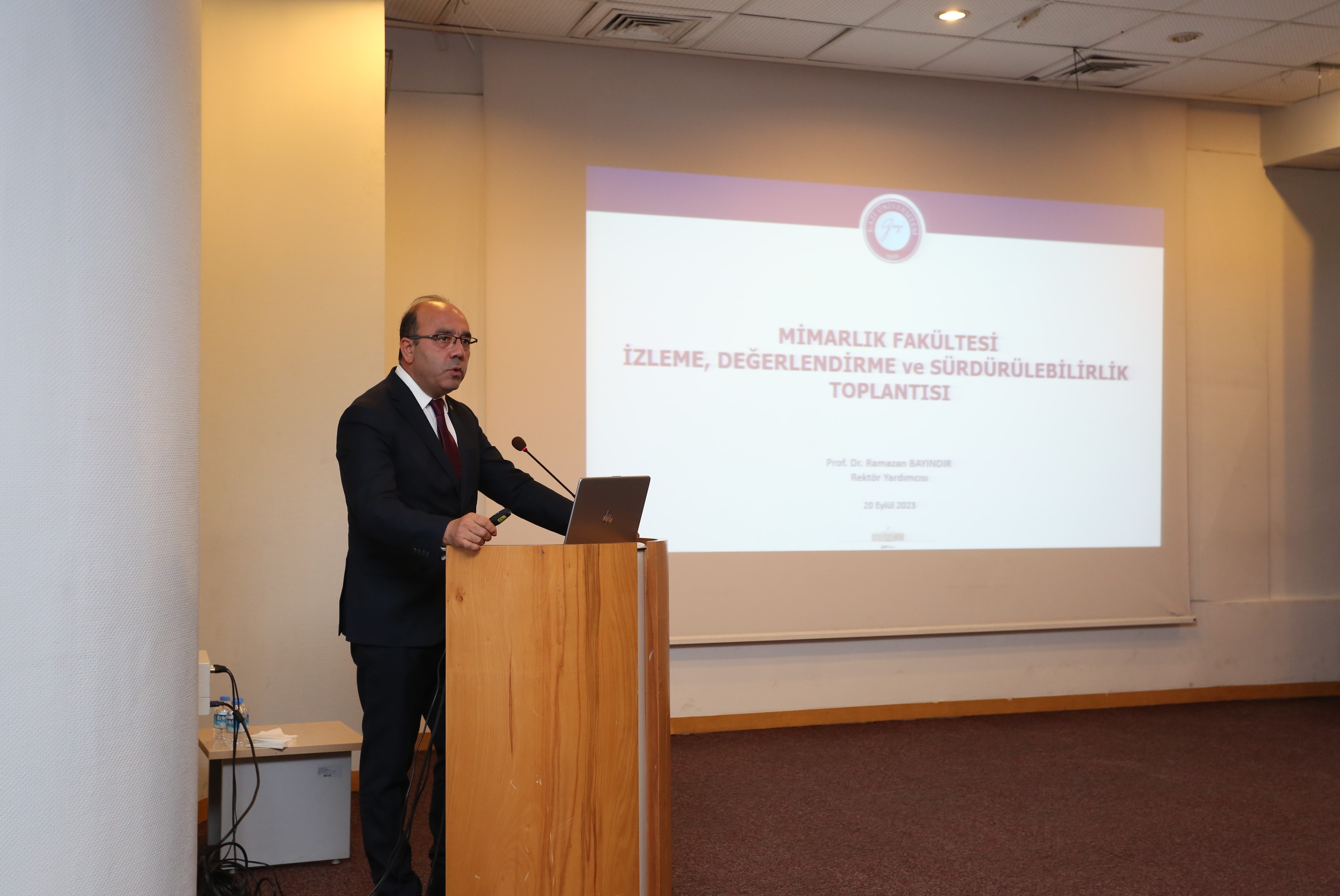 “Araştırma Üniversitesi İzleme, Değerlendirme ve Sürdürülebilirlik Toplantısı” Rektörümüz Prof. Dr. Musa Yıldız Başkanlığında Mimarlık Fakültesinde Gerçekleştirildi-1