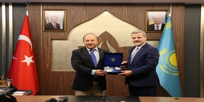 Rektörümüz Prof. Dr. Musa Yıldız, Ahmet Yesevi Üniversitesi Mütevelli Heyet Başkanı Prof. Dr. Muhittin Şimşek’i Ziyaret Etti