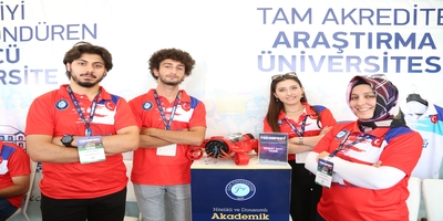 İzmir Çiğli Havalimanı’nda Devam Eden TEKNOFEST 2023’te Üniversitemiz Standı Yoğun İlgi Görmeye Devam Ediyor