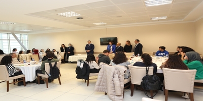 Rektörümüz Prof. Dr. Musa Yıldız, Üniversitemiz Tıp Fakültesi Sosyal Sorumluluk ve Toplumsal Katkı Kurulunun Deprem Sürecini Yaşayan Öğrencilerle Buluşma Kahvaltısında Bir Araya Geldi