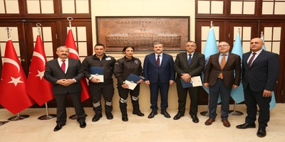Üniversitemiz Güvenlik Görevlilerine Teşekkür Belgesi Takdim Edildi