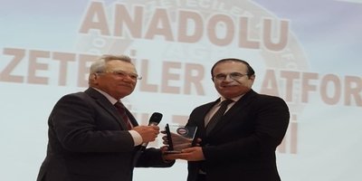 Anadolu Gazeteciler Platformundan Prof. Dr. Özbay Güven’e Ödül
