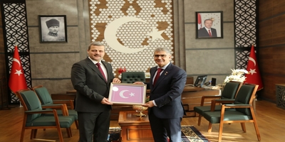 Üniversitemiz Rektörü Prof. Dr. Musa Yıldız, Niğde Valisi Cahit Çelik’i Ziyaret Etti