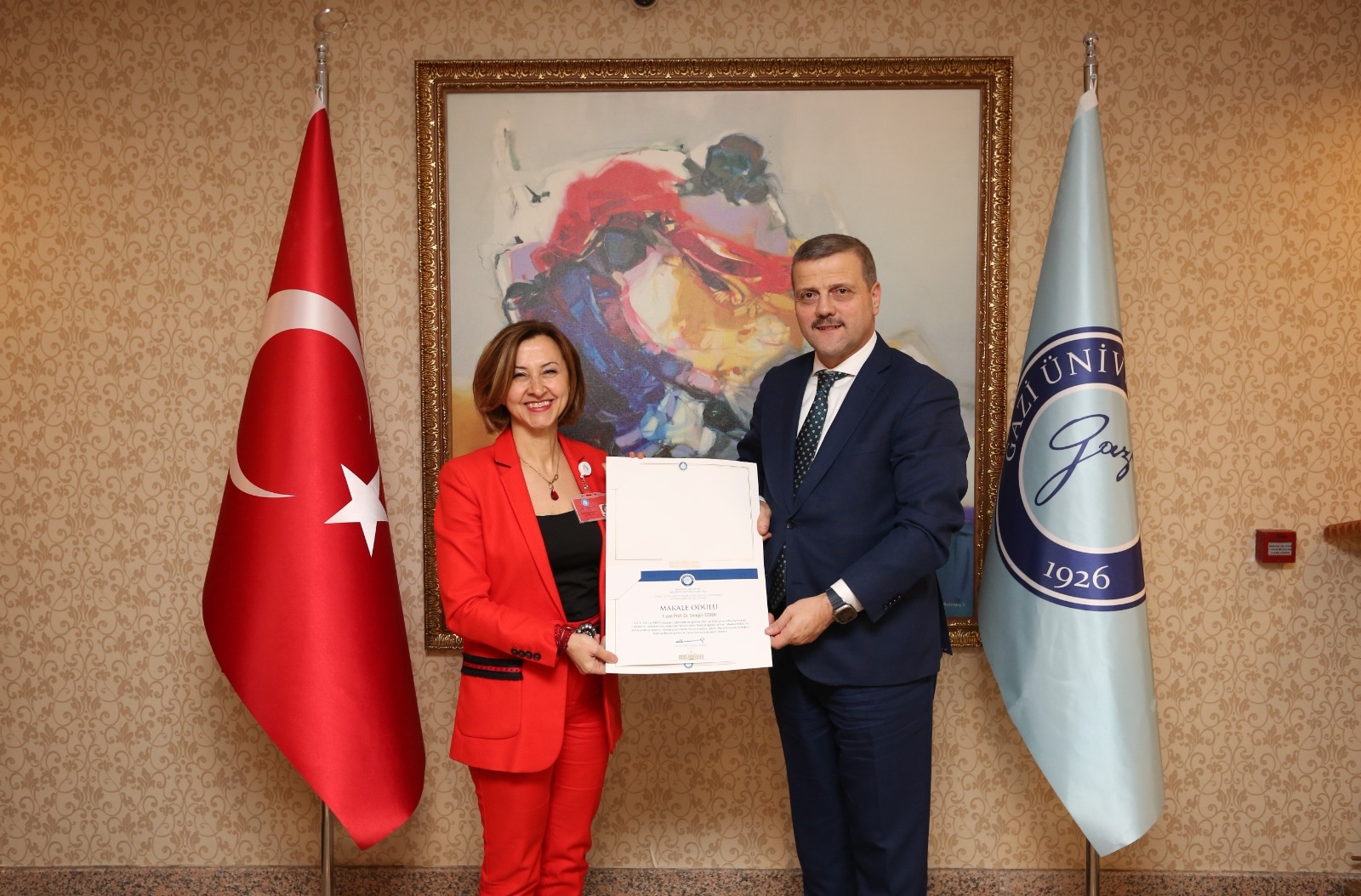 Rektörümüz Prof. Dr. Musa Yıldız, Üniversitemizde 10 ve üzeri Q1 ve Q2 makalesi olan hocalarımıza teşekkür belgesi takdim etti.-1