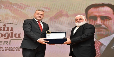 Rektörümüz Prof. Dr. Musa Yıldız’a, 4. Muhsin Yazıcıoğlu Ödülleri Kapsamında “Üstün Hizmet Ödülü” Verildi