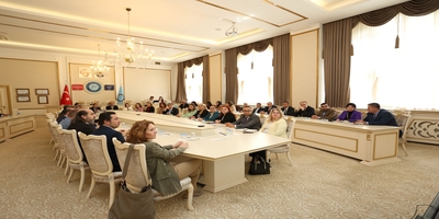 Mesleki Yeterlilik Kurumu'nun Katılımıyla Üniversitemiz Akademik Birimlerine Yönelik "Türkiye Yeterlilikler Çerçevesi Bilgilendirme Toplantısı" Gerçekleştirildi
