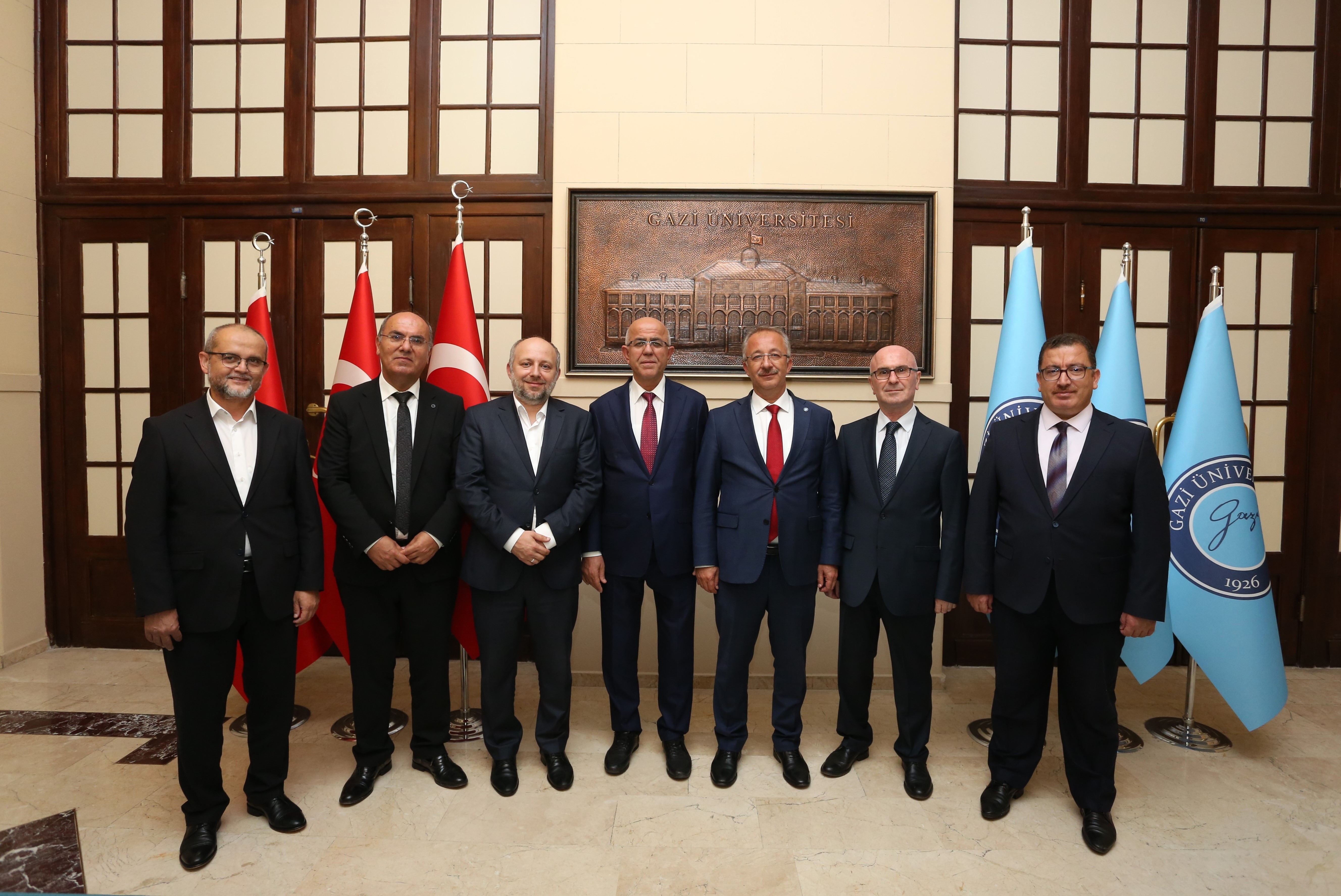 T.C. Cumhurbaşkanlığı Devlet Arşivleri Başkanı Doç. Dr. Muhammet Ahmet Tokdemir ve Heyeti Rektörümüz Prof. Dr. Uğur Ünal’ı Ziyaret Etti-1