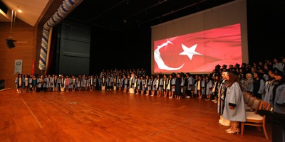 Mimarlık Fakültesi 2025 Mezunlarını Uğurladı