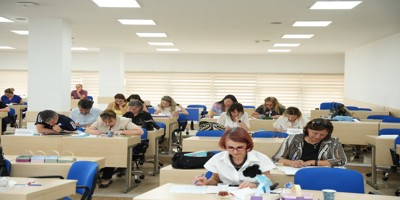 Üniversitemiz Tarafından Düzenlenen “Sağlık Bilimleri Üniversitesi Eğiticilerin Eğitimi Sertifika Programı” Tamamlandı