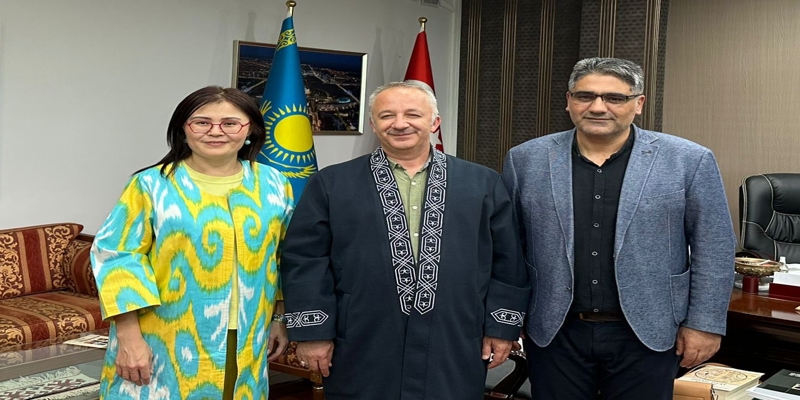 Üniversitemiz Heyeti, Hoca Ahmet Yesevi Uluslararası Türk-Kazak Üniversitesini Ziyaret Etti