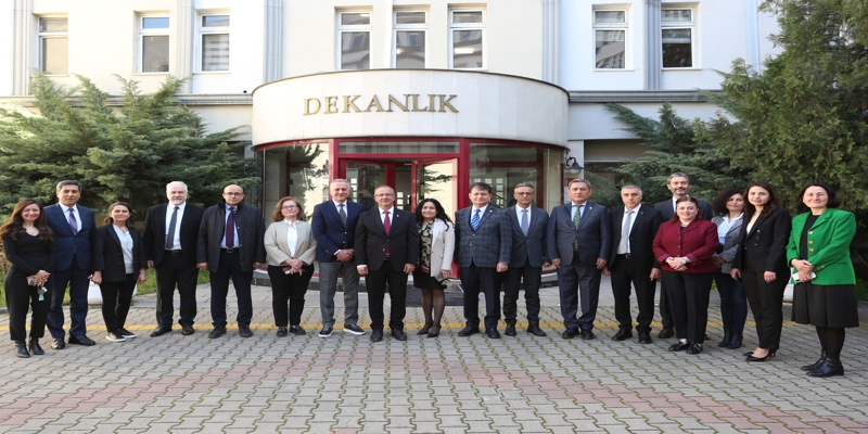 Rektörümüz Prof. Dr. Uğur Ünal, Eczacılık Fakültesini Ziyaret Etti