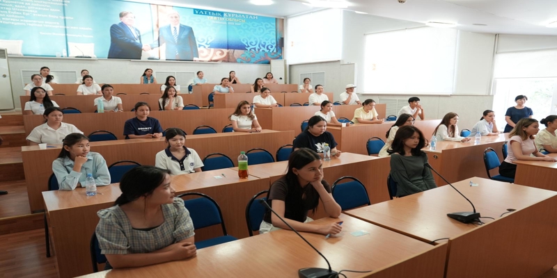 Üniversitemizin, Özbekali Zhanibekov Güney Kazakistan Pedagoji Üniversitesi Bünyesinde Açılan Şubemize Yönelik Yabancı Dil Yeterlik Sınavı Uygulandı