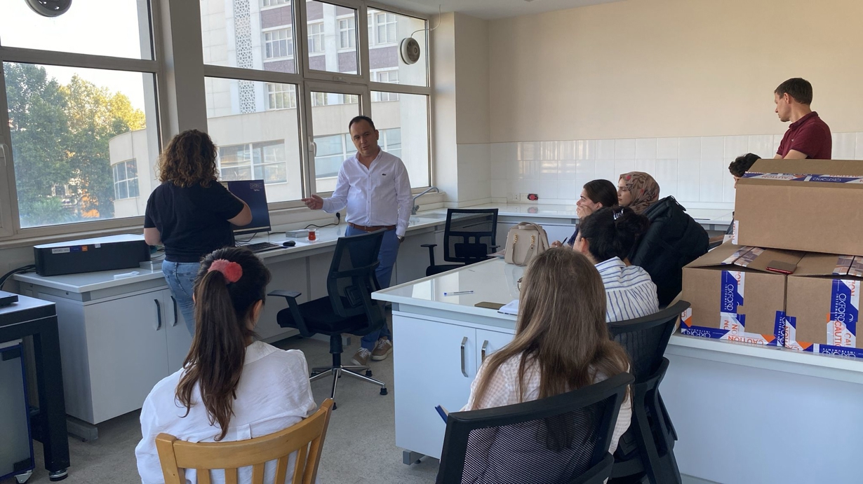 Confocal Raman Spectroscopy Device User Training Conducted at GÜTMAM-1