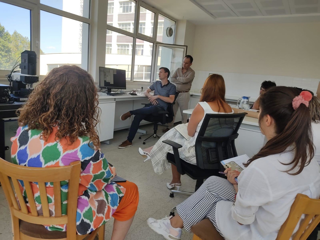 Confocal Raman Spectroscopy Device User Training Conducted at GUTMAM-1