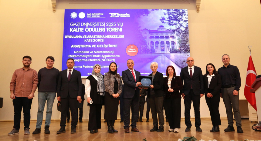 Merkezimiz, Gazi Üniversitesi Kalite Ödülleri’nde Uygulama ve Araştırma Merkezleri kategorisinde ödül almıştır.