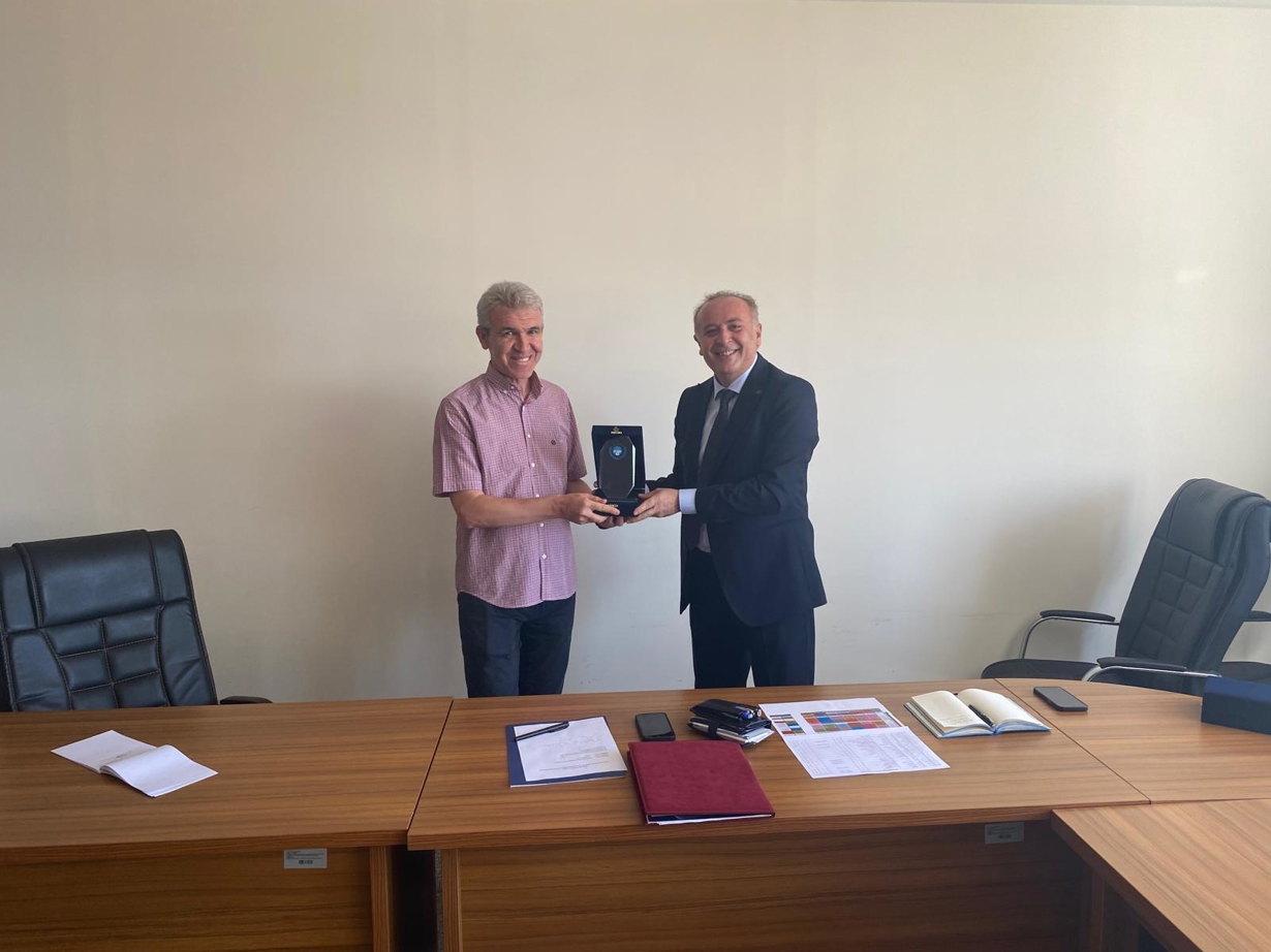 gazi tömer yıl sonu toplantısı plaket teslimi-2