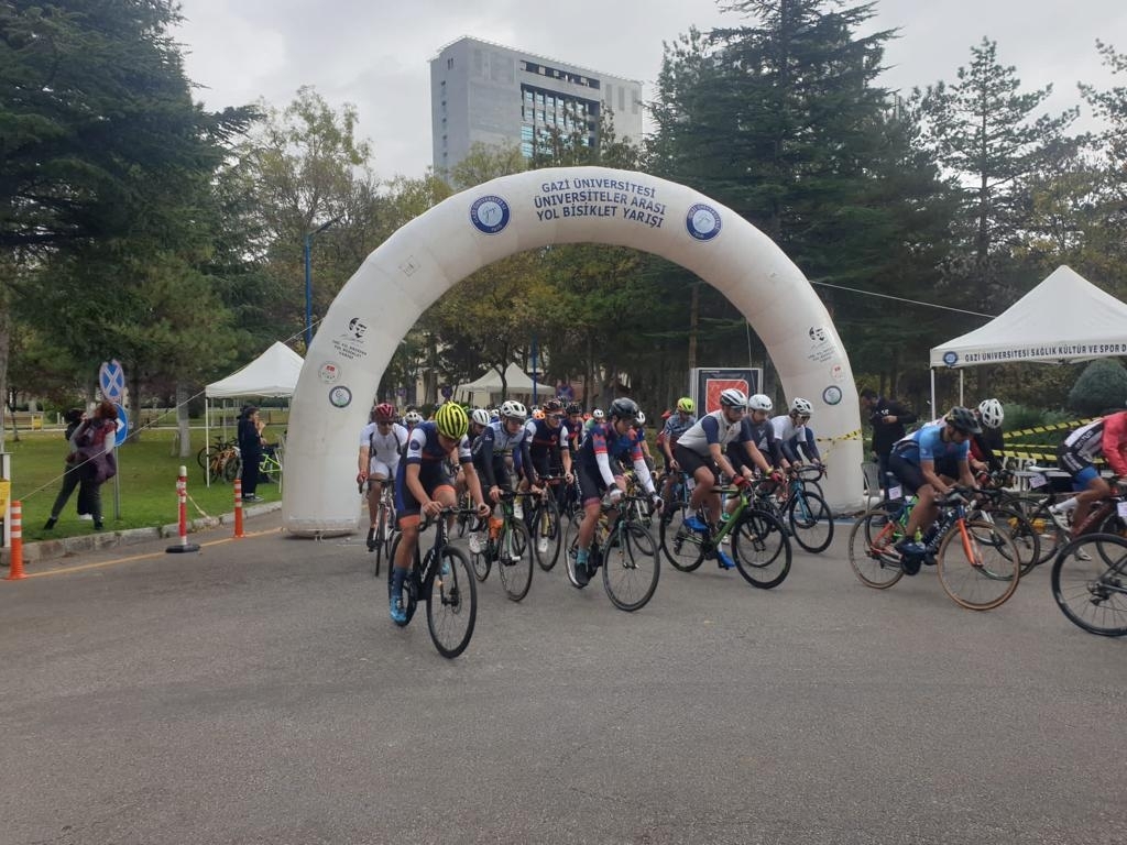 Cumhuriyetin 100. Yılına Özel Üniversitelerarası Yol Bisiklet Yarışı, Üniversitemiz ev sahipliğinde gerçekleştirildi.-1