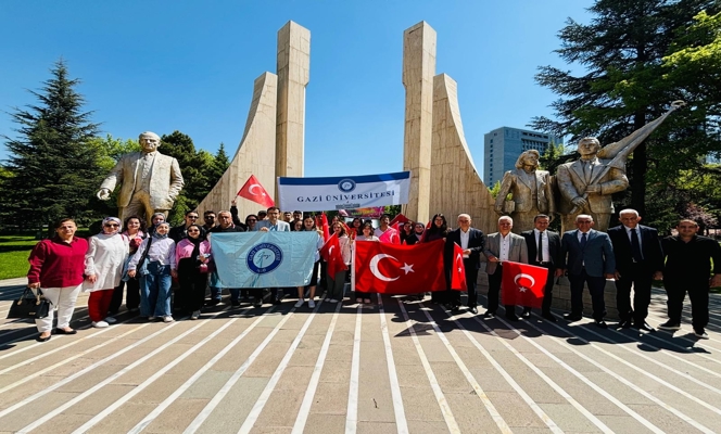 Gazili Gençler Ata'sına Koştu