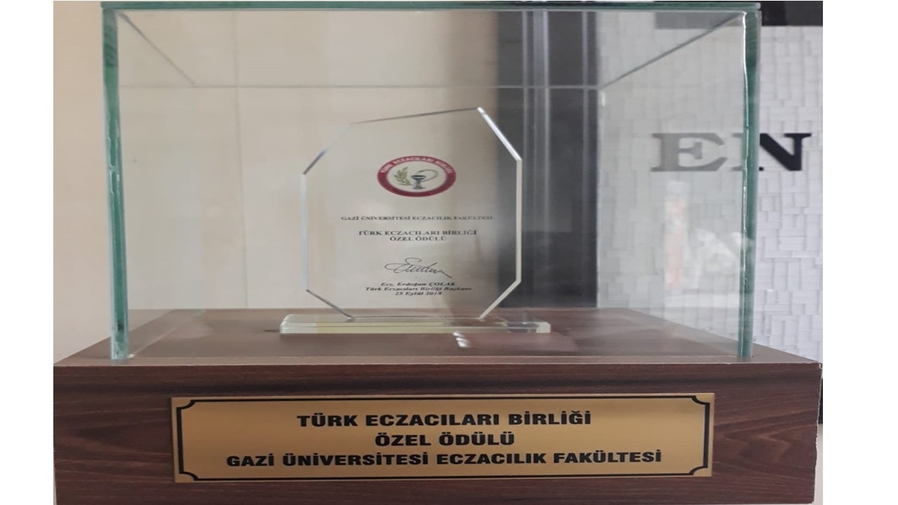 Türk Eczacılar Birliği Özel Ödülü-1