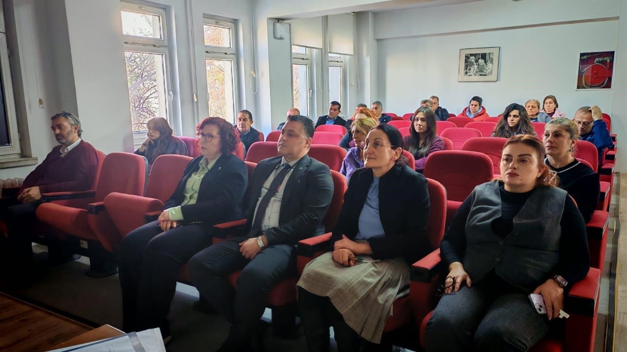 Üstün Başarı ve Ödül Yönergesi hakkında bilgilendirme toplantısı-3