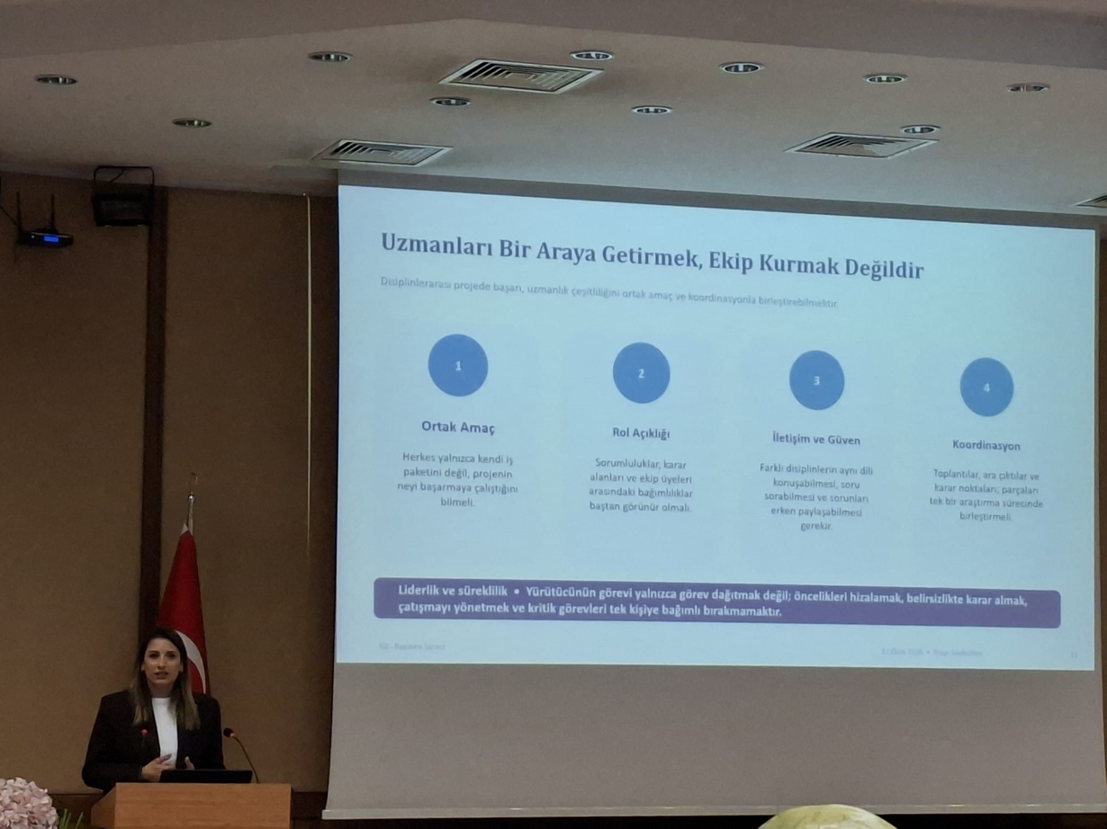 Fakültemizde Doç. Dr. Gizem GÜLPINAR tarafından 8. Proje Söyleşisi gerçekleştirildi.-5