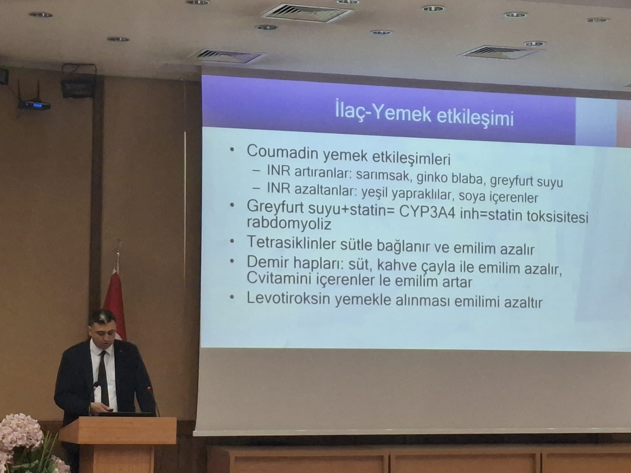 Fakültemizde Sağlık Hizmetlerini İyileştirmede Eczacı-Hekim İş Birliği ve Mesleki Beklentiler” konusunda Seminer düzenlendi 3-6